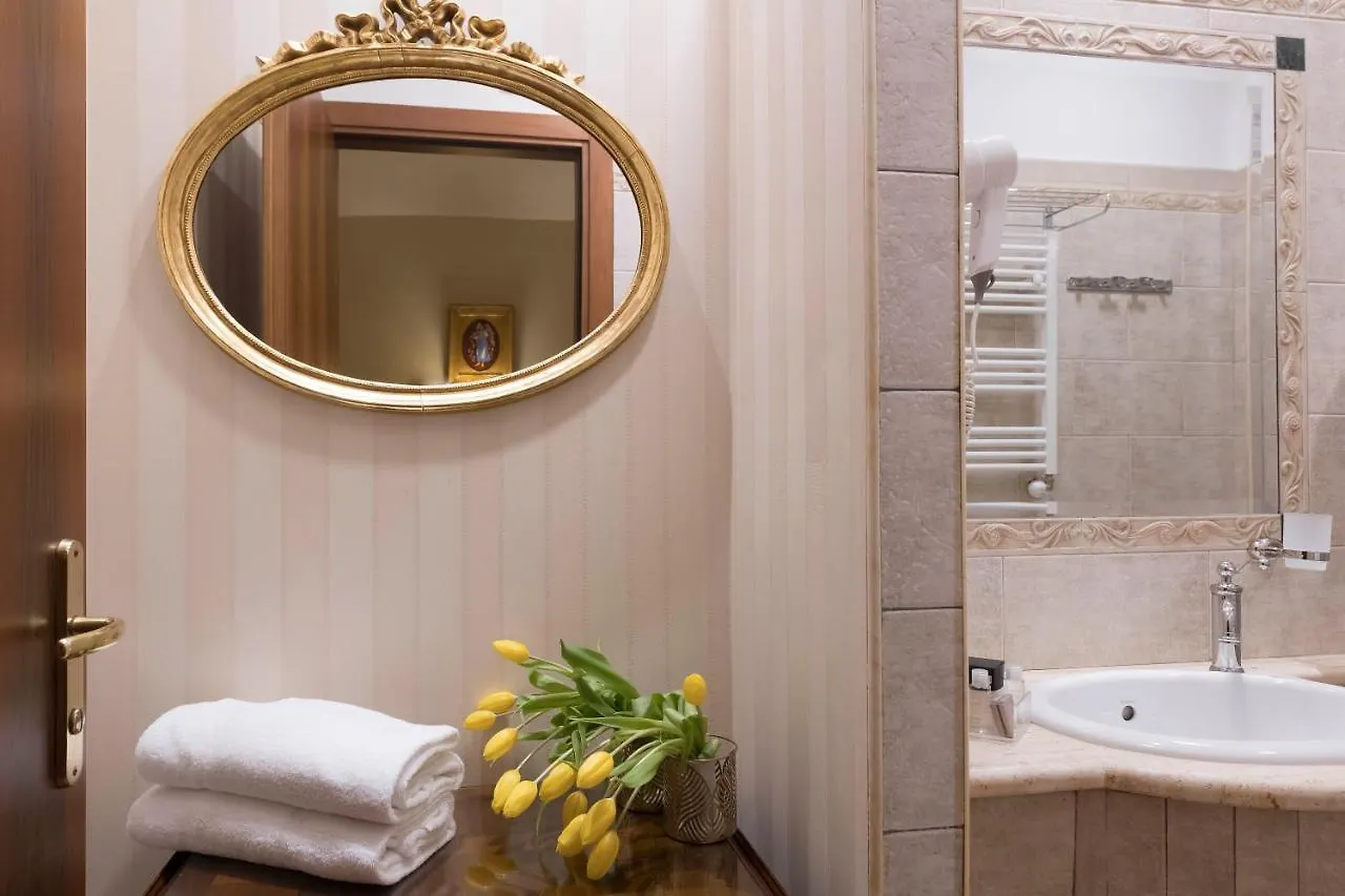 Hotel Des Artistes Roma 3*, Rome