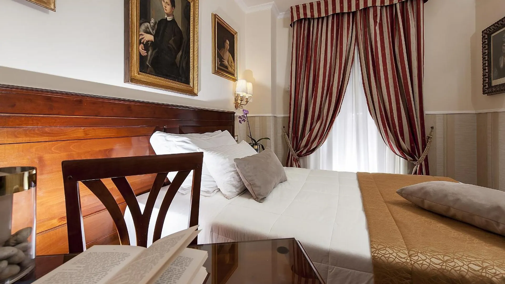 Hotel Des Artistes Roma 3*, Rome