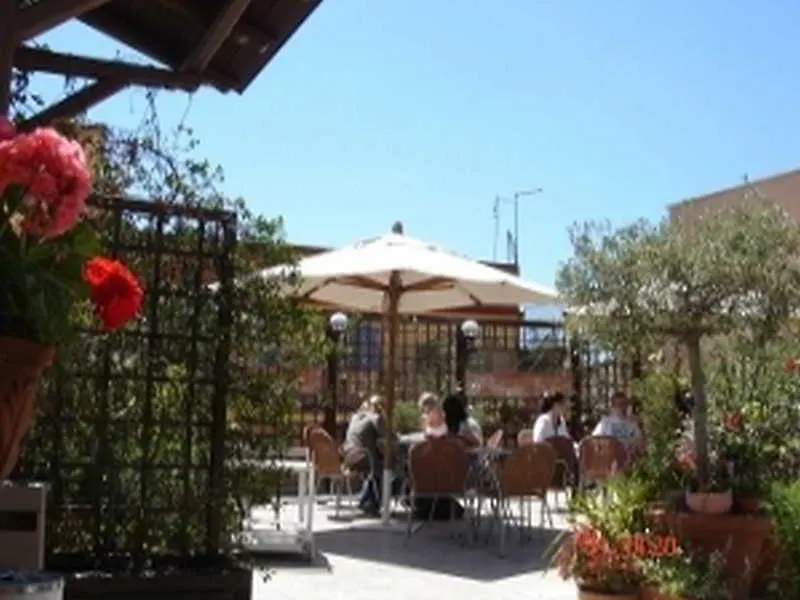 Hotel Des Artistes Roma 3*, Rome